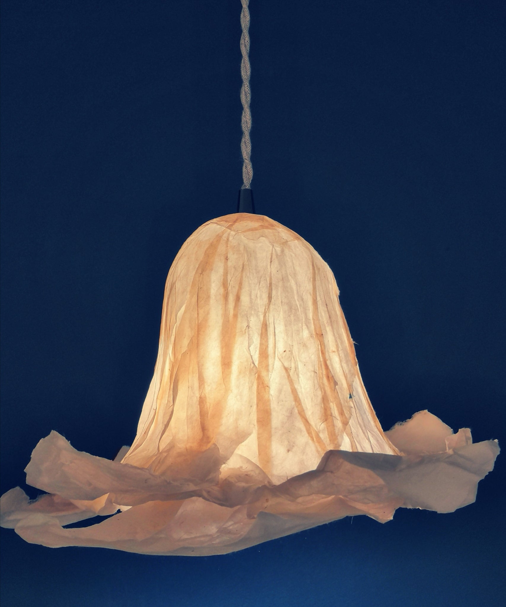 Lampe à suspendre "WAABI" papier japonais chanvre et blanc